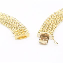 Magnificent yellow gold necklace