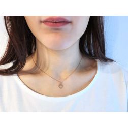 Ciondolo Cuore Piccolo Oro Rosa Forato foto indossata