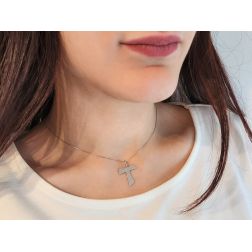 Croce Tau in Oro Bianco foto indossata