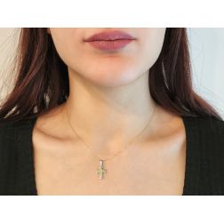 Photo of worn Short cross in yellow gold with edges and back in white gold