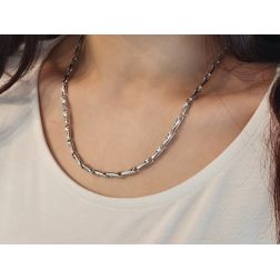 Collana 50cm Tubolare Spirale Oro Bianco foto indossata donna