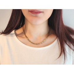 Collana Maglia Contrapposta Oro Giallo e Bianco foto indossata