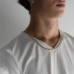 Collana Girocollo 45cm Tubolare alternati Oro Giallo e Bianco foto indossata uomo
