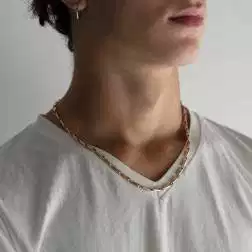 Collana 50cm Tubolare alternati Oro Giallo e Bianco foto indossata uomo