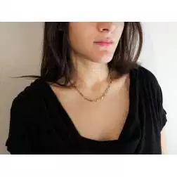 Collana Girocollo 45cm Tubolare alternati Oro Giallo e Bianco foto indossata donna