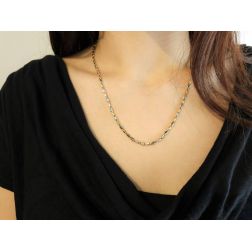 Collana 50cm Tubolare squadrata alternata Oro Bianco e Rosa foto indossata donna