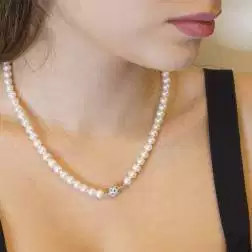Collana Perle Luna oro bianco indossata
