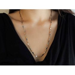 Collana Girocollo 60cm Tubolare Squadrata alternata Oro Bianco e Rosa foto indossata donna