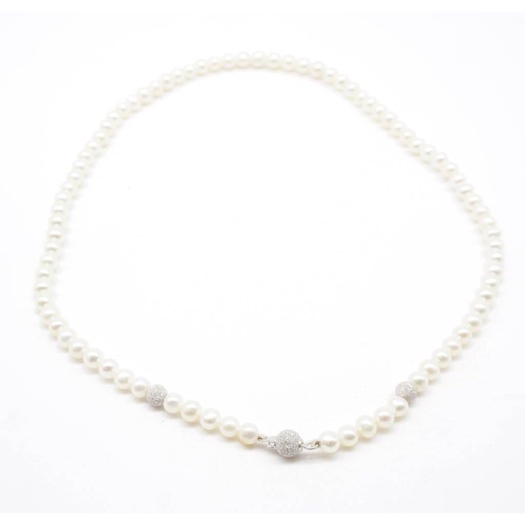 Central 2 white gold Pearls necklace