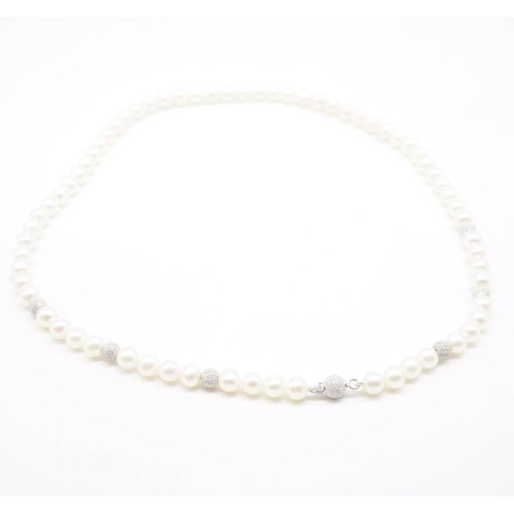 Central 6 Pearls Necklace White Gold