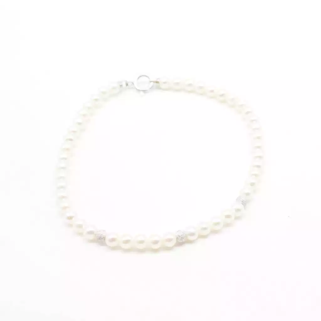 Delicious pearls bracelet white gold