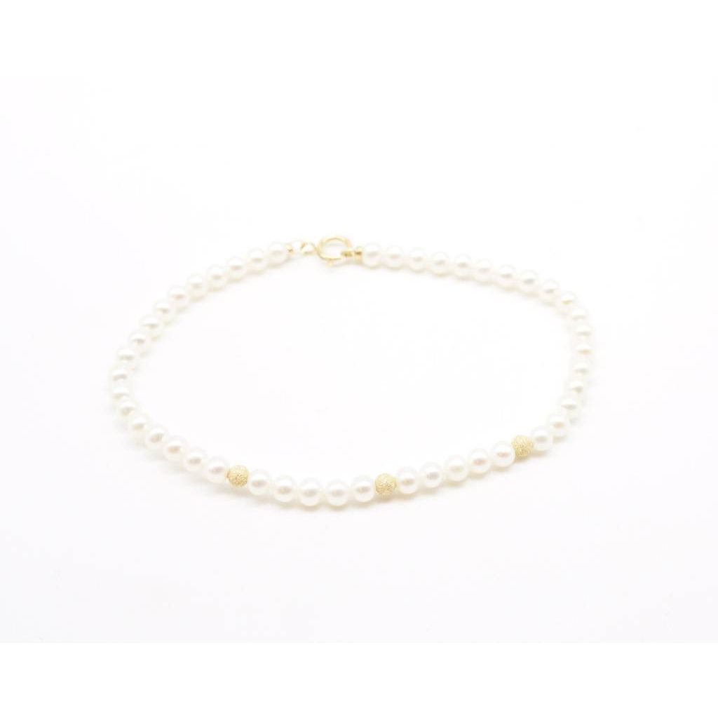 Delicious pearls bracelet yellow gold
