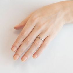 Solitario Band 0.08ct foto indossata