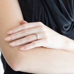 Solitario Band Diamante 0.40ct foto indossata
