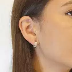 18kt White Gold ribbed Hope Earrings photo worn