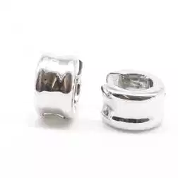 Round hollowed Hoops in white gold