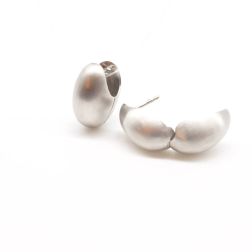 Satin-finished oval rounded hoops in White Gold
