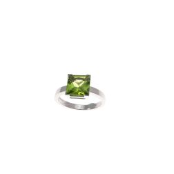 Anello Solitario con Peridoto Oro Bianco