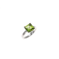 Anello Solitario con Peridoto Oro Bianco