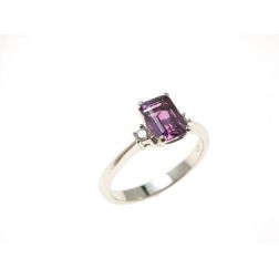 Solitaire Ring with Amethyst 7mm x 5mm and 2 Diamonds White Gold