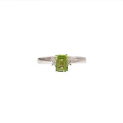 Solitaire Ring with Peridot 7mm x 5mm and 2 Diamonds White Gold