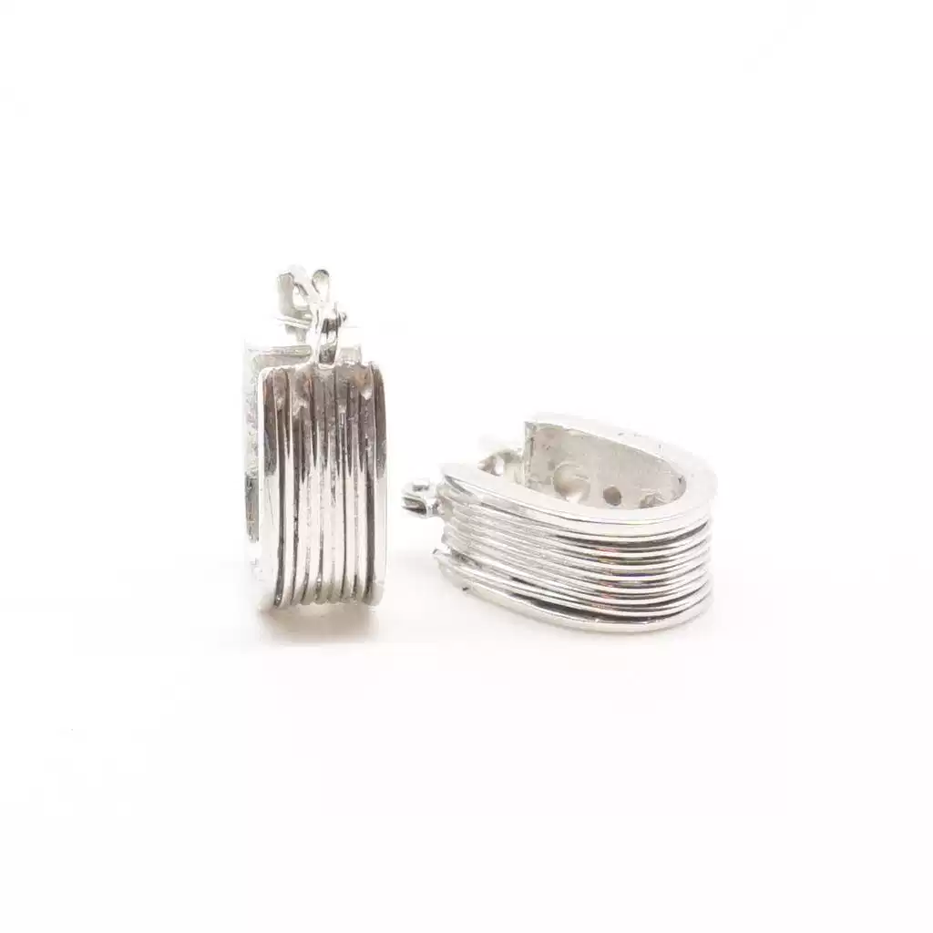 18kt White Gold ribbed Hope Earrings