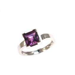 Open Solitaire Ring with 6 mm square Amethyst and 2 Diamonds White Gold
