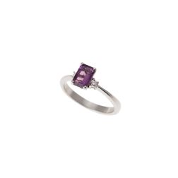 Solitaire Ring with Amethyst 7mm x 5mm and 2 Diamonds White Gold