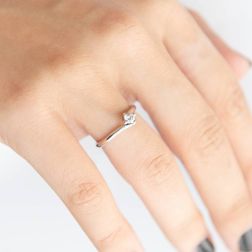 Solitaire ring Panarea 0.20ct photo worn