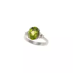 Anello Solitario con Peridoto 11x9mm e Diamanti