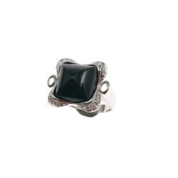 Anello Onice a Piramide con 20 Diamanti ai lati