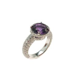 White Gold Solitaire Ring with Amethyst surrounded by Diamonds