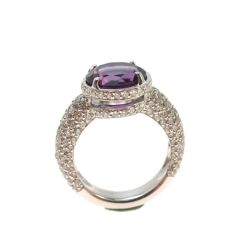 White Gold Solitaire Ring with Amethyst surrounded by Diamonds