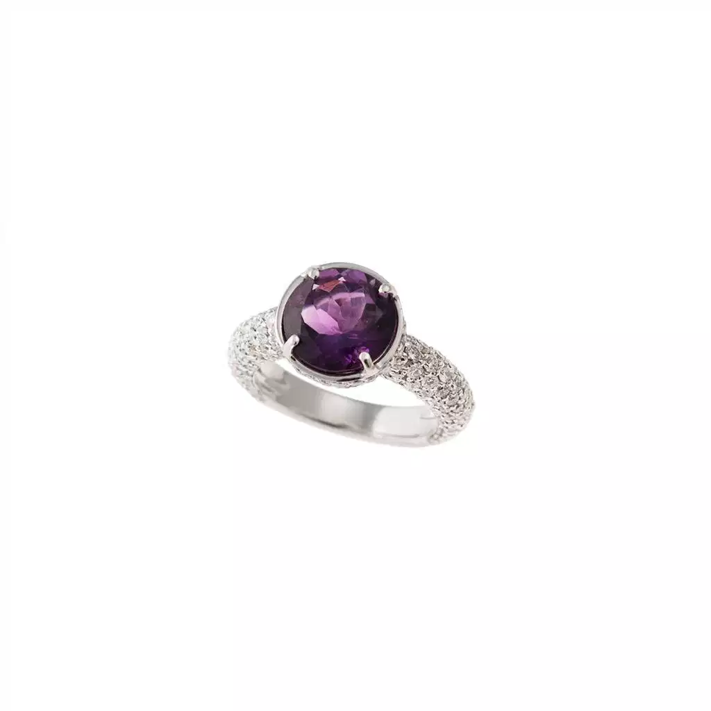 White Gold Solitaire Ring with Amethyst surrounded by Diamonds