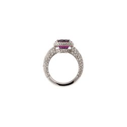 White Gold Solitaire Ring with Amethyst surrounded by Diamonds