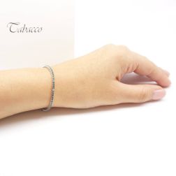 Bracciale Tennis Smeraldi e 5 Diamanti foto indossata