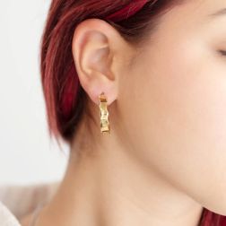 Rectangular Hoops with Wavy edges 2.60cm x 6.10mm 18kt Yellow Gold photo worn
