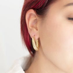 Polished Diamond Hoops 2,8cm x 6mm 18kt Yellow Gold photo worn