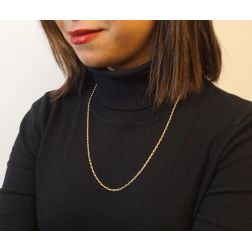 Collana 62cm alternata molla in oro bianco pallina in oro giallo foto indossata donna