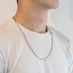 Collana 60cm Tubolare Spirale Oro Bianco foto indossata uomo