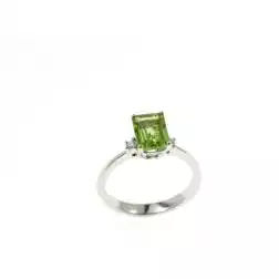 Anello Solitario con Peridoto 8mm x 6mm e 2 Diamanti Oro Bianco
