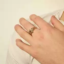 Anello Puzzle Oro Giallo Piccolo Foto Indossata