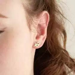 Orecchino Nodo oro Giallo, indossato