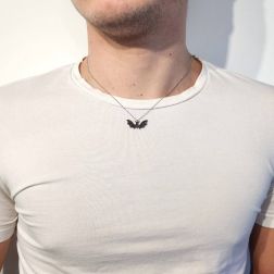 Collana Ciondolo Pipistrello Diamanti Neri e Rubini Foto Indossata