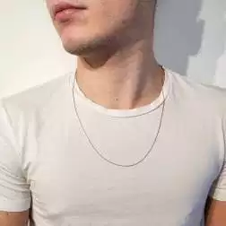 Collana Lunga coda di topo spirale fitta in oro bianco 18kt foto indossata