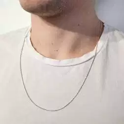 Collana Lunga coda di topo spirale fitta in oro bianco 18kt foto indossata