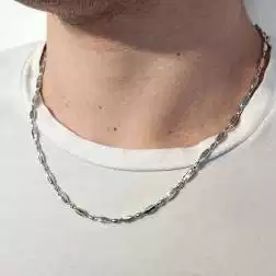 Collana a catena e segmenti alternati oro bianco foto indossata