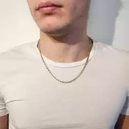 Collana 50cm a Ovali con Triangoli all'interno in Oro Giallo e Bianco foto indossata