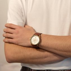 photo of worn MONDIA watch, 1946 Heritage Laminate, Quartz Chrono