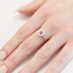 Kate ring Pink Sapphire poto of worn